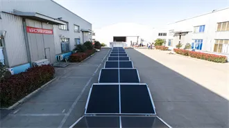 Solar-powered containers used for bidirectional charging in